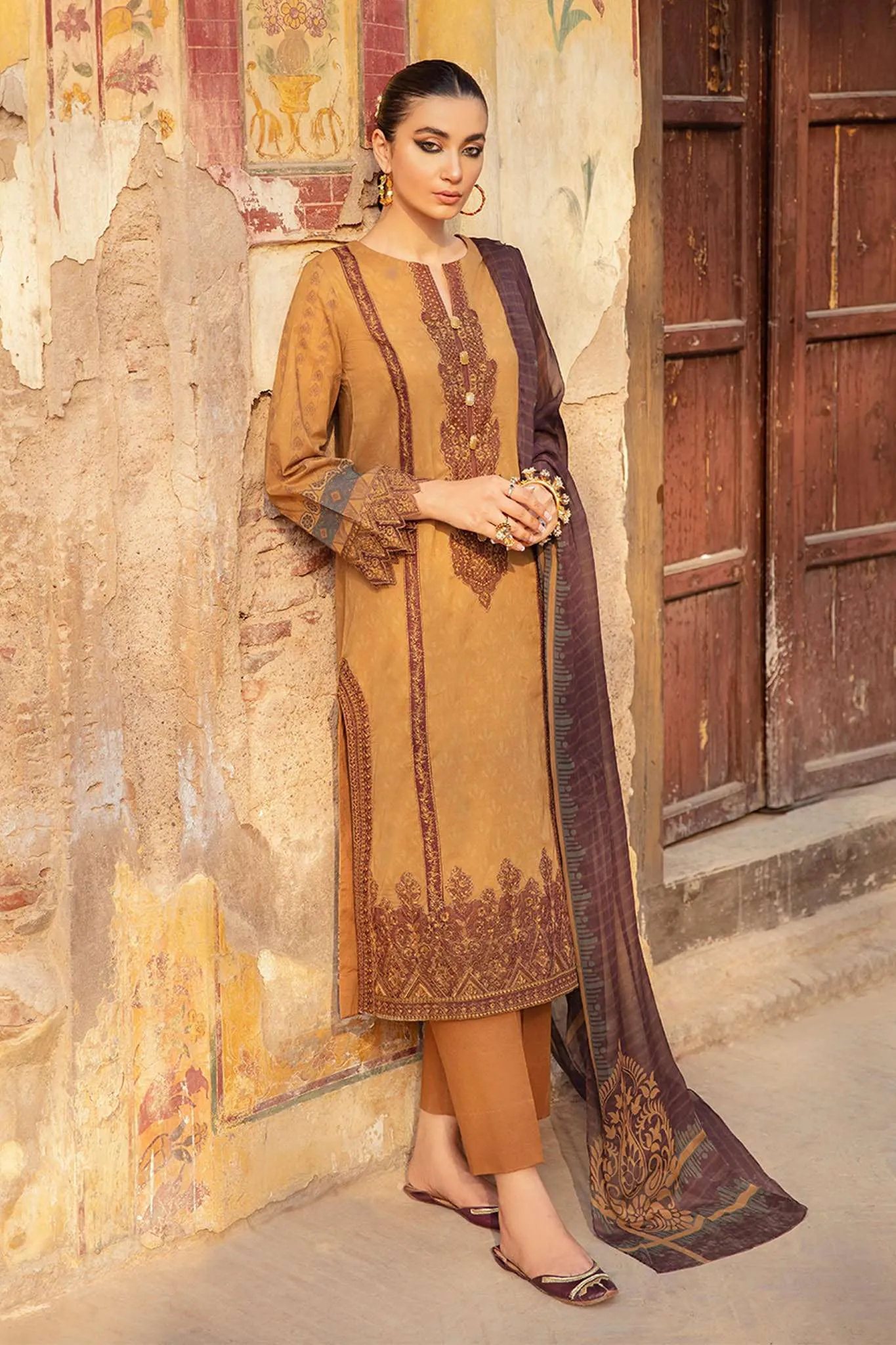 Afsana by Iznik Unstitched 3 Piece Embroidered Lawn Collection'2022-IAC-05-Naaz