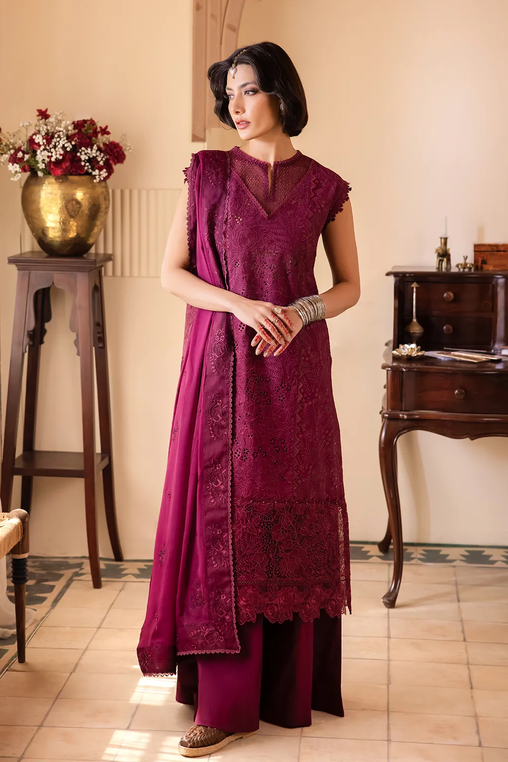 Iznik Nani Ka Ghar Eid Lawn Collection – NKG-11 Embroidered Lawn