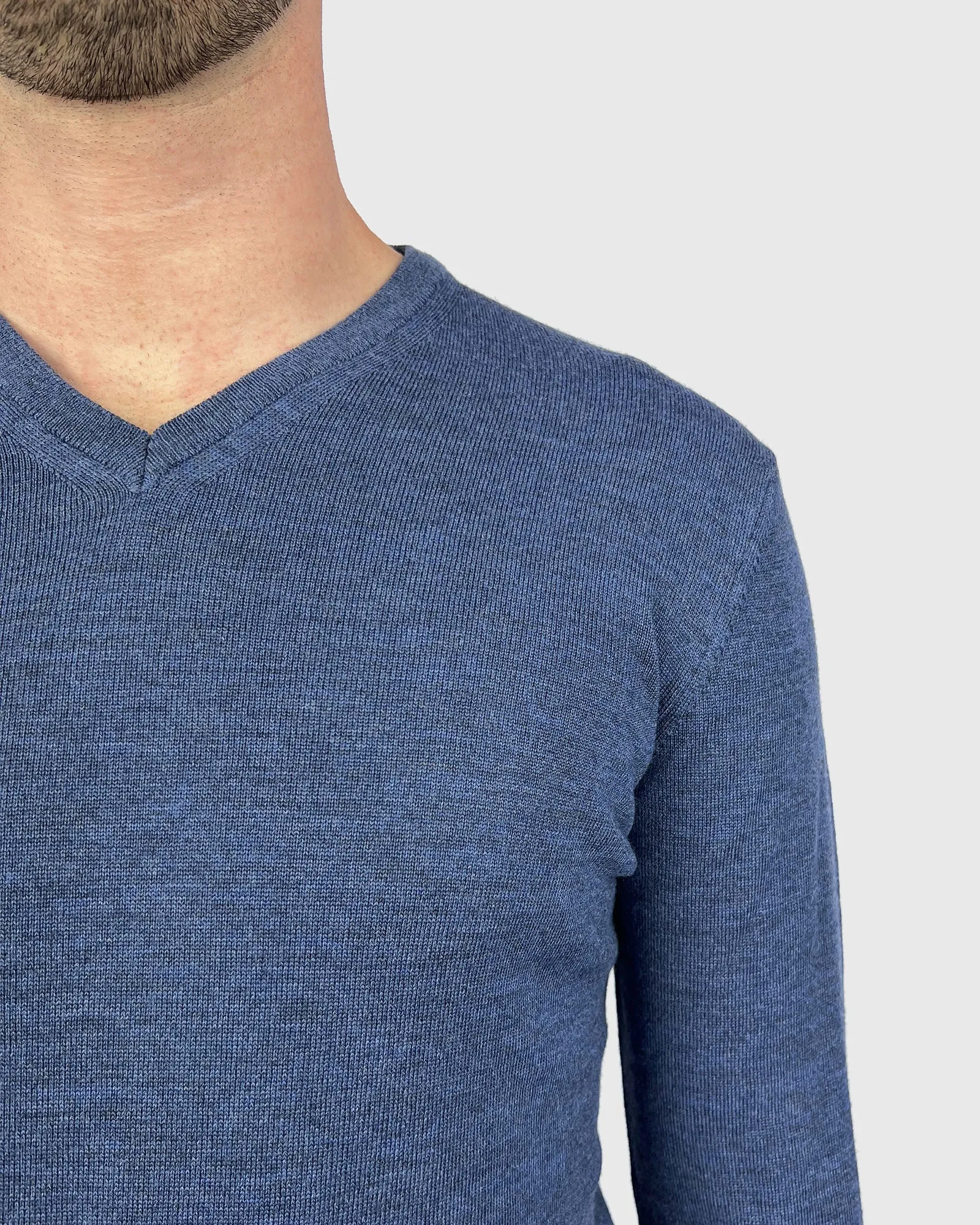 VISCONTI W23V AVIATOR-BLUE WOOL V-NECK SWEATER